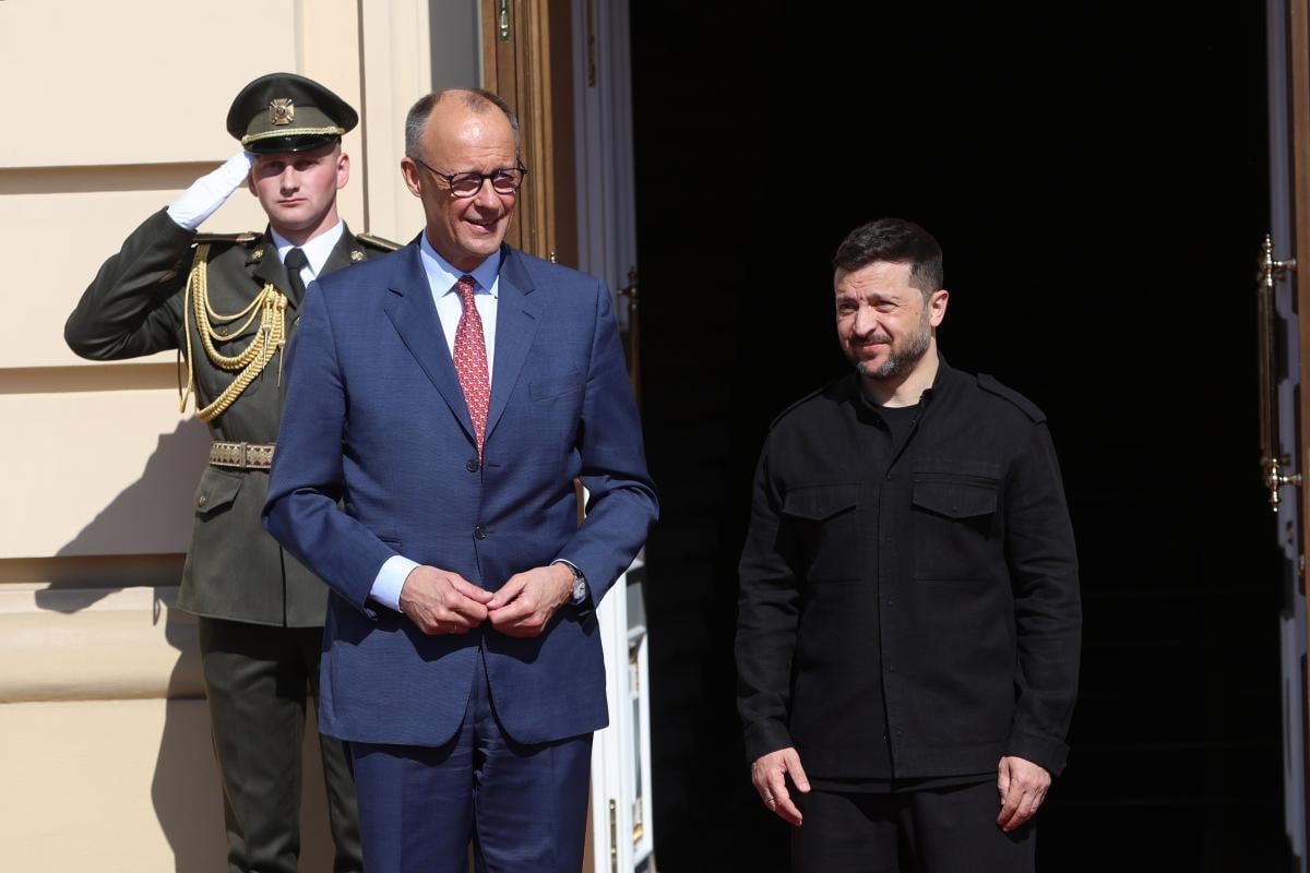 Мерц осадив Зеленського у питанні про вступ України до Євросоюзу Мерц осадив Зеленського у питанні про вступ України до Євросоюзу