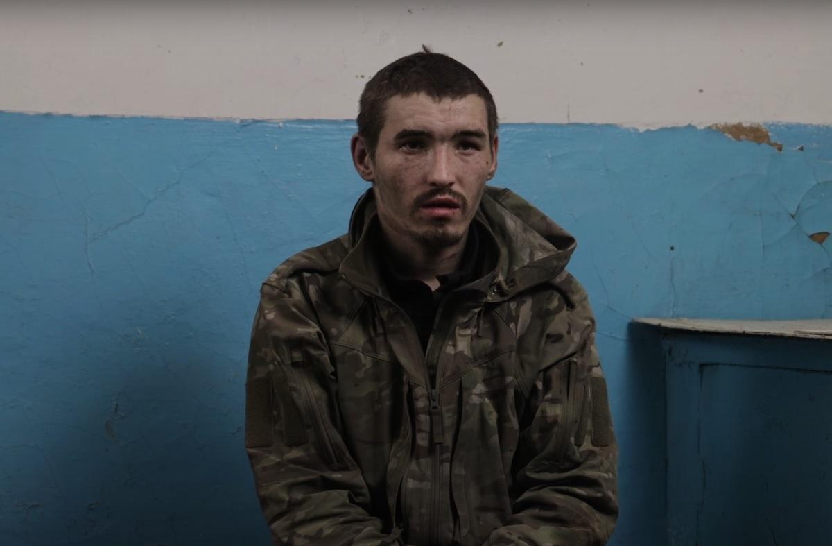 Пленный оккупант объяснил причину своего участия в войне / кадр из видео 24 ОМБР Пленный оккупант объяснил причину своего участия в войне / кадр из видео 24 ОМБР
