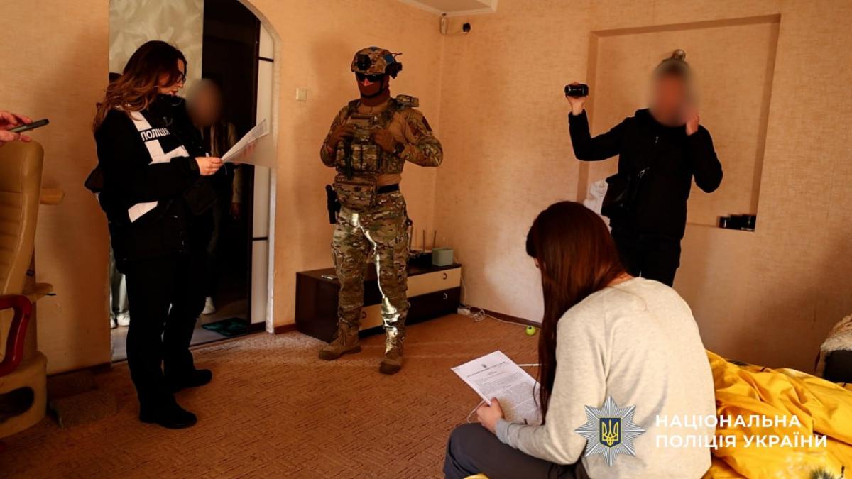 Цуцкірідзе розкрив деталі викриття організації, яка схиляла українок до сексуальної експлуатації Цуцкірідзе розкрив деталі викриття організації, яка схиляла українок до сексуальної експлуатації