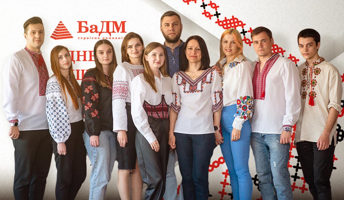 Весь колектив об’єднується навколо традицій Весь колектив об’єднується навколо традицій