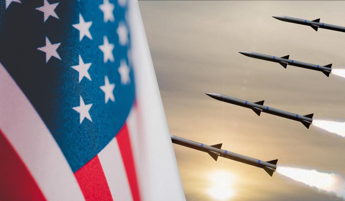 США, імовірно, розмістили ядерну зброю у Великій Британії / колаж УНІАН, фото ua.depositphotos.com США, імовірно, розмістили ядерну зброю у Великій Британії / колаж УНІАН, фото ua.depositphotos.com