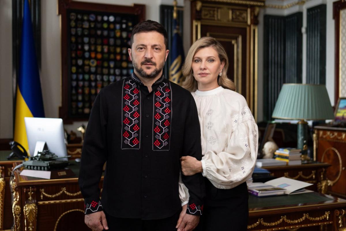 Владимир Зеленский произвел фурор новой вышиванкой
