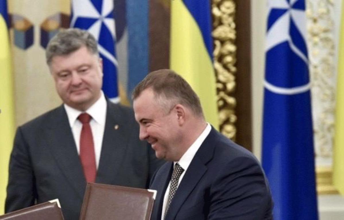 Когда Свинарчук расскажет следствию про все 'схемы' в оборонке, Порошенко сядет, - блоггер Когда Свинарчук расскажет следствию про все 'схемы' в оборонке, Порошенко сядет, - блоггер