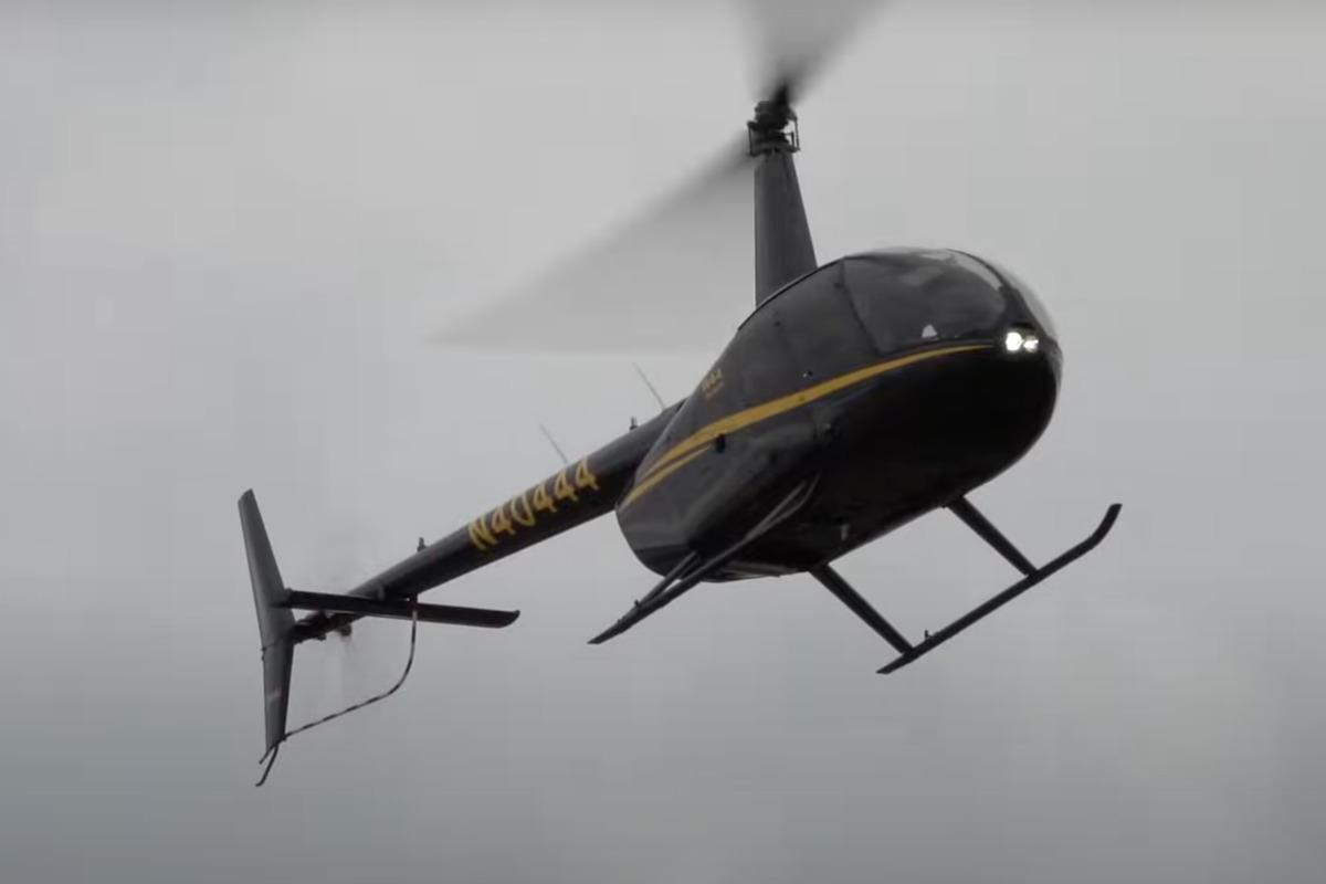 Два вертолета Robinson R44 столкнулись в небе над Финляндией / кадр из видео Два вертолета Robinson R44 столкнулись в небе над Финляндией / кадр из видео