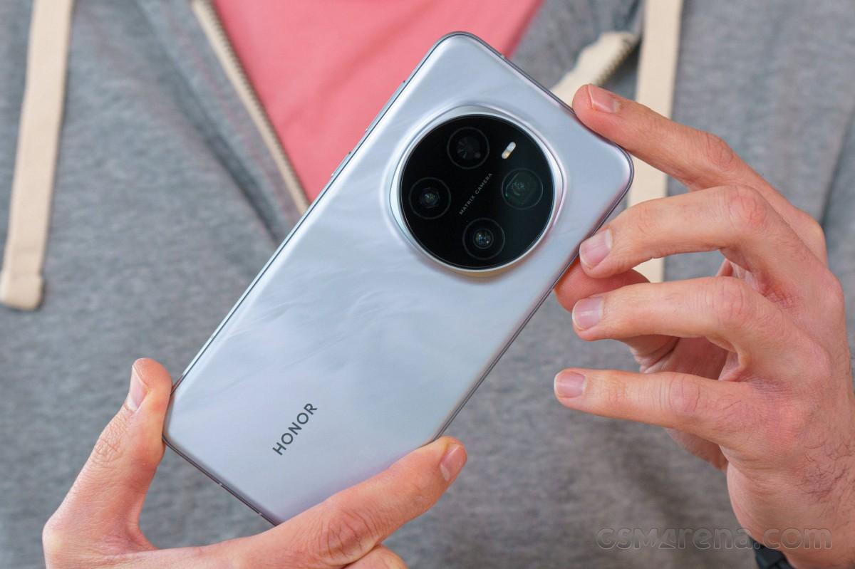 Серия Honor Magic8 будет включать в себя модель Mini / фото Honor Magic7 Pro Серия Honor Magic8 будет включать в себя модель Mini / фото Honor Magic7 Pro