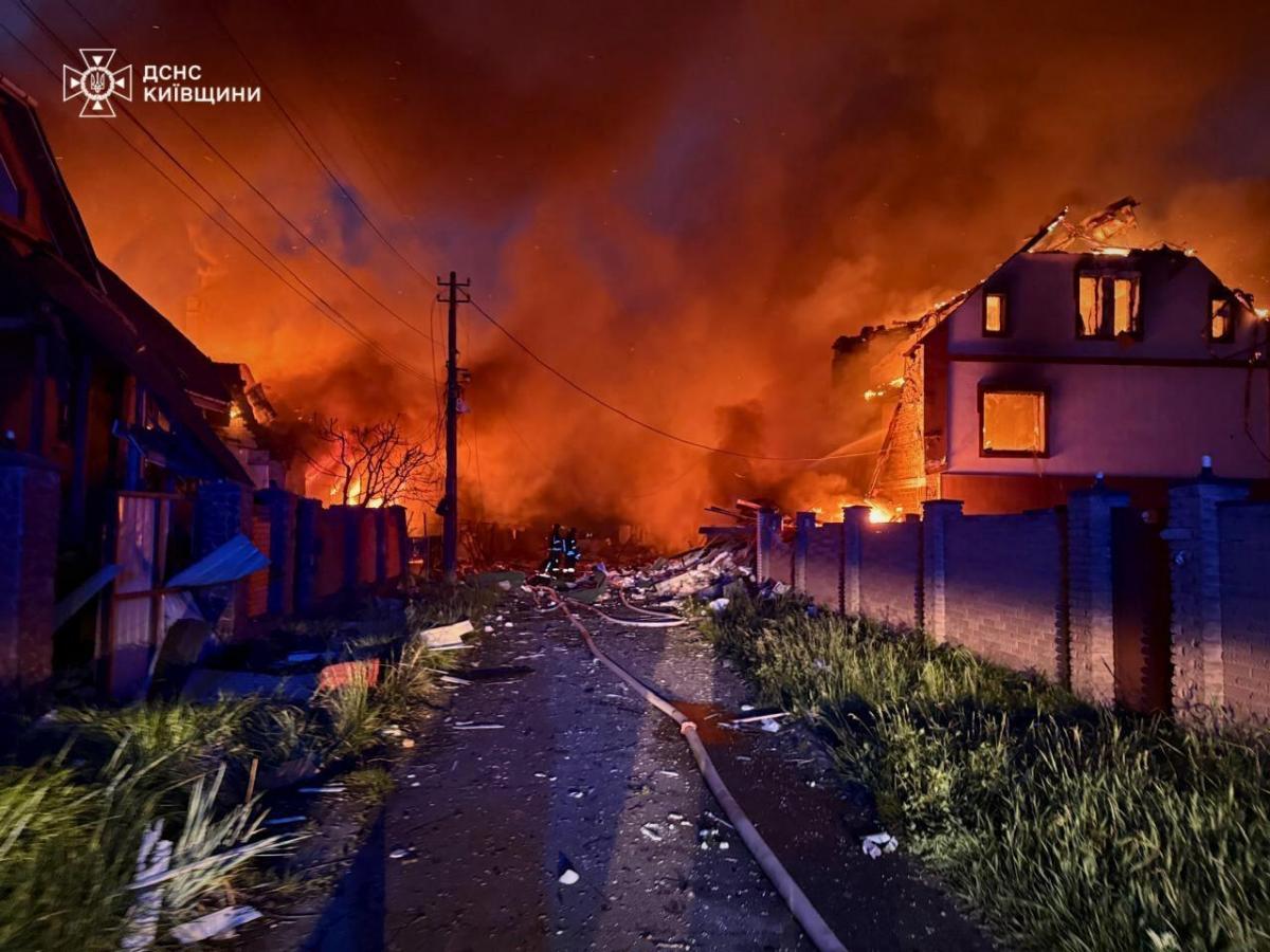 На Київщині багато загиблих і постраждалих / фото ДСНС На Київщині багато загиблих і постраждалих / фото ДСНС