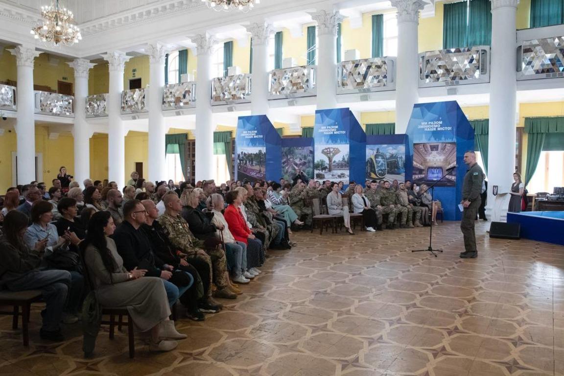 Кличко під час нагородження до Дня Героїв України: Від початку 2025 року Київ передав на фронт понад 16 000 дронів Кличко під час нагородження до Дня Героїв України: Від початку 2025 року Київ передав на фронт понад 16 000 дронів