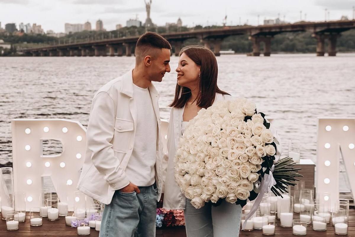 Famous Ukrainian singer declared his girlfriend (photo) Famous Ukrainian singer declared his girlfriend (photo)
