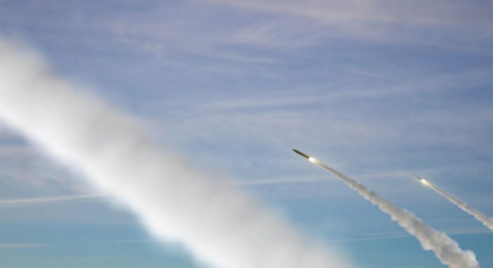 Росія атакує Україну дронами та ракетами, у Києві - вибухи