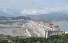 Одно сооружение в Китае замедлило вращение Земли и сместило полюс, - ученые