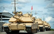 США спишут сотни танков, БМП и пушек: эксперты оценили, сможет ли Украина их получить