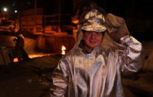 "Жерло вулкана" и экстремальные краш-тесты: телеведущий Дмитрий Комаров впервые показал работу мартеновского цеха