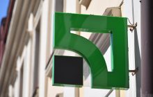"ПриватБанк" снизил цены на валюту: актуальный курс доллара и евро