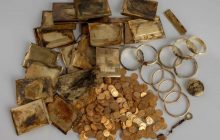 Золотой клад из почти 600 монет может быть связан с Второй мировой войной