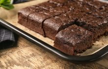 Вийде пухким та дуже шоколадним: відомий кулінар поділилася простим рецептом брауні