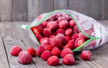 Будете наслаждаться вкусом круглый год: эксперты рассказали, как заморозить свежую клубнику