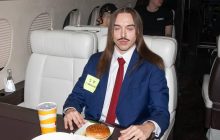 "Полететь в Киев и Москву": почему Tommy Cash на "Евровидении" разозлил украинцев