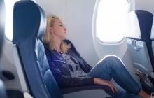 Небезпечно для здоров'я: 5 речей, які не варто вдягати в літак
