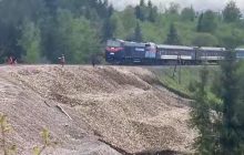 Рух поїздів на карпатській ділянці знову відкрито: "Укрзалізниця" попередила про затримки