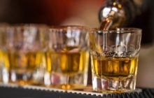 Поліз у бочку: Трамп знизить мита на шотландський віскі для порятунку бурбону з Кентуккі