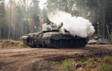 Захід застряг у минулому, доки світ котиться до Третьої світової, - британський маршал