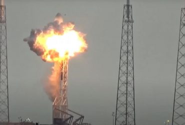 Маск запідозрив, що його ракету Falcon 9 підірвав снайпер конкурентів, – ЗМІ