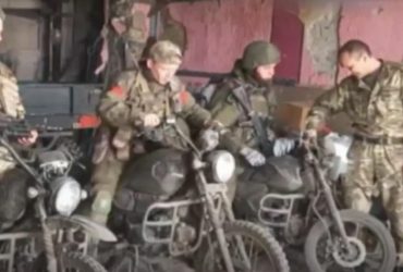 Тактика дуже проста: військовий пояснив, чому окупанти тепер штурмують на мотоциклах