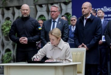 Евросоюз выделяет 1,9 млрд евро на военную поддержку Украины, - Шмыгаль