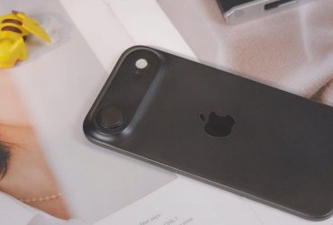 iPhone 17 Air порівняли з iPhone 16 Plus наживо – різниця в товщині разюча