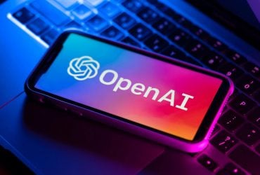 OpenAI купила стартап бывшего главного дизайнера Apple