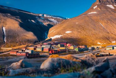 Нельзя рождаться и умирать: что известно про уникальный город в Норвегии