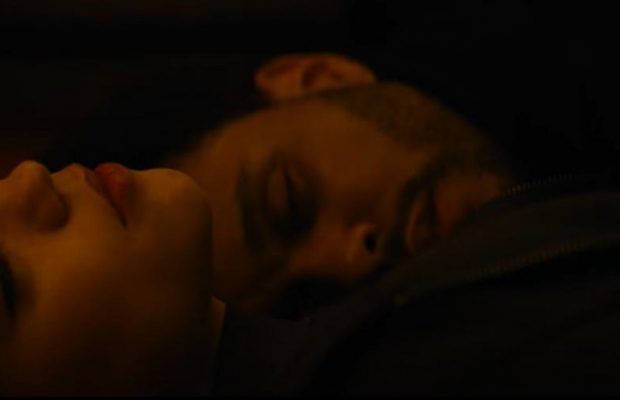 Вышел трейлер психологического триллера "Спеши в завтра" с The Weeknd и Дженной Ортегой