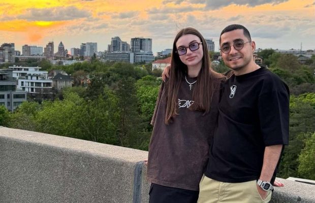 Популярный украинский певец сделал предложение своей девушке: она ничего не ответила