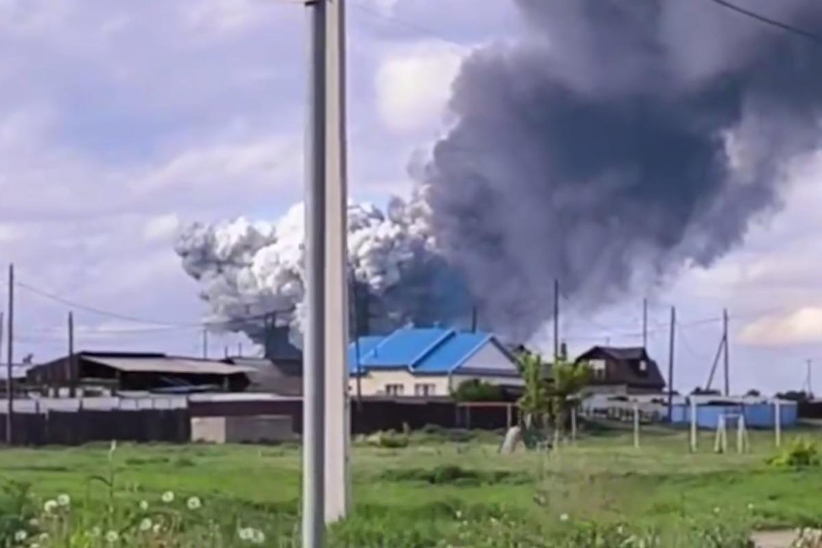 Пожежа на військовій базі в Іркутській області / кадр із відео Пожежа на військовій базі в Іркутській області / кадр із відео