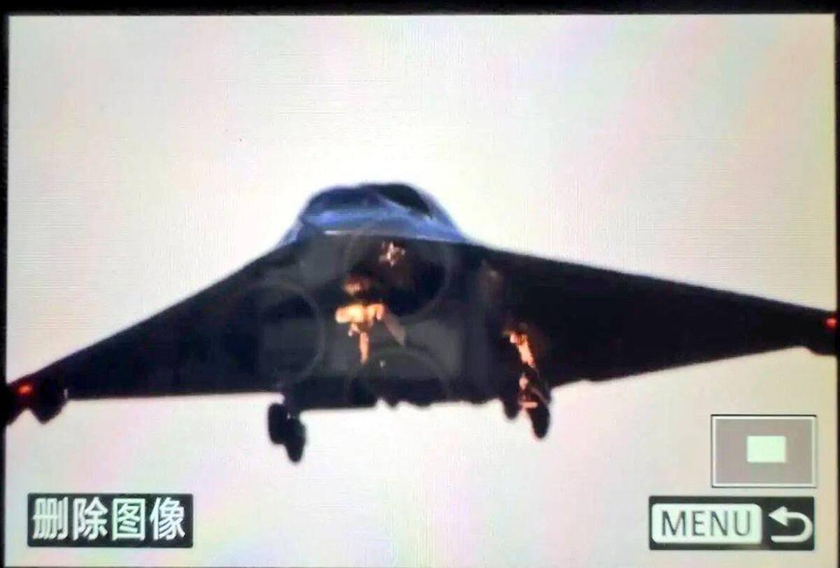 J-36 значно більший за китайські винищувачі J-20 та J-35 / фото twz J-36 значно більший за китайські винищувачі J-20 та J-35 / фото twz