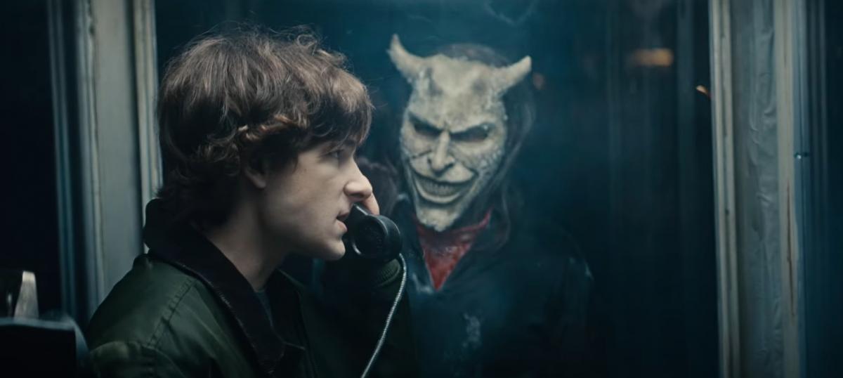 Кадр з фільму "Чорний телефон 2" / скріншот з YouTube Кадр з фільму "Чорний телефон 2" / скріншот з YouTube