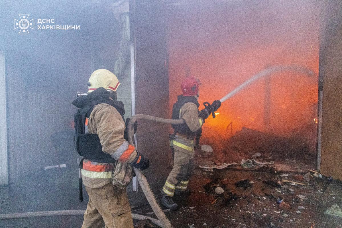 Оккупанты снова атаковали Харьков/ фото ГСЧС Оккупанты снова атаковали Харьков/ фото ГСЧС