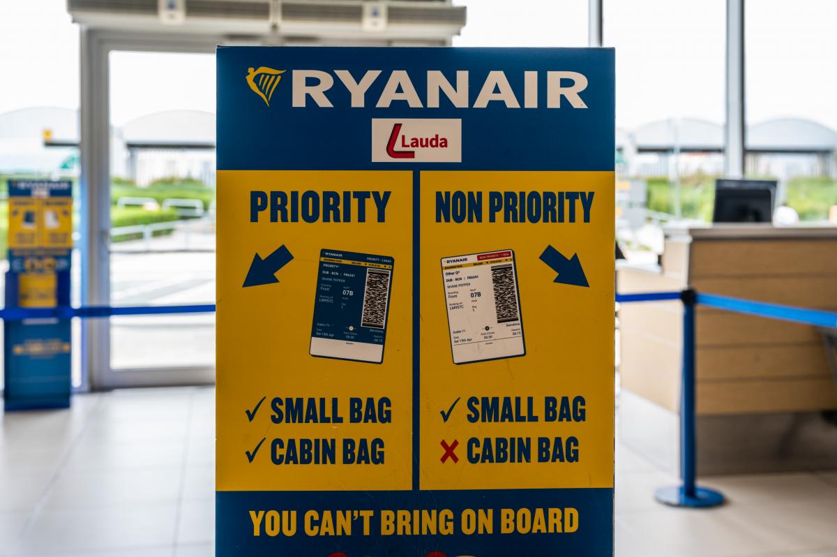 Процедура посадки на самолет станет настоящим испытанием для клиентов Ryanair / фото ua.depositphotos.com Процедура посадки на самолет станет настоящим испытанием для клиентов Ryanair / фото ua.depositphotos.com