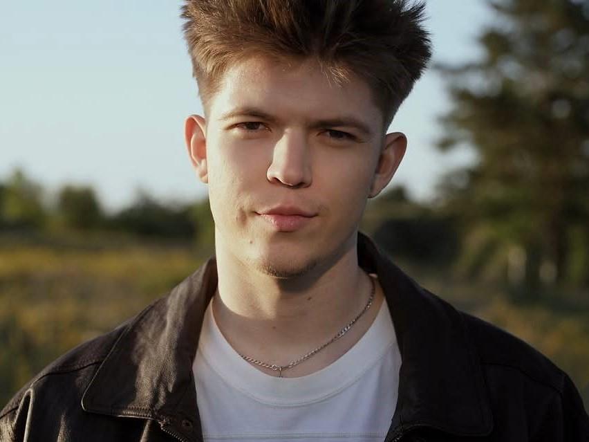 Пісня "Смарагдове небо" підкорила тисячі слухачів по всьому світу / фото інстаграм співака DREVO Пісня "Смарагдове небо" підкорила тисячі слухачів по всьому світу / фото інстаграм співака DREVO