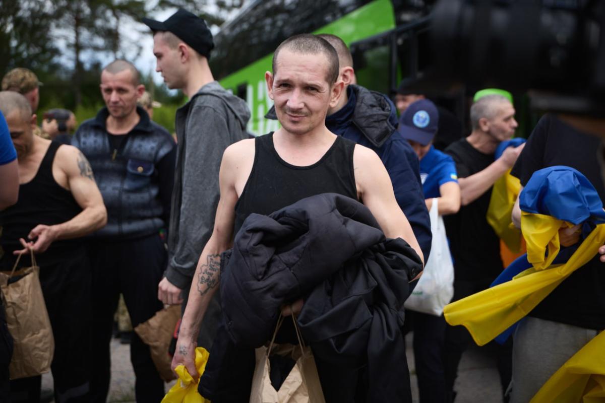 Україна повернула ще частину військовополонених додому / фото Telegram/@V_Zelenskiy_official Україна повернула ще частину військовополонених додому / фото Telegram/@V_Zelenskiy_official