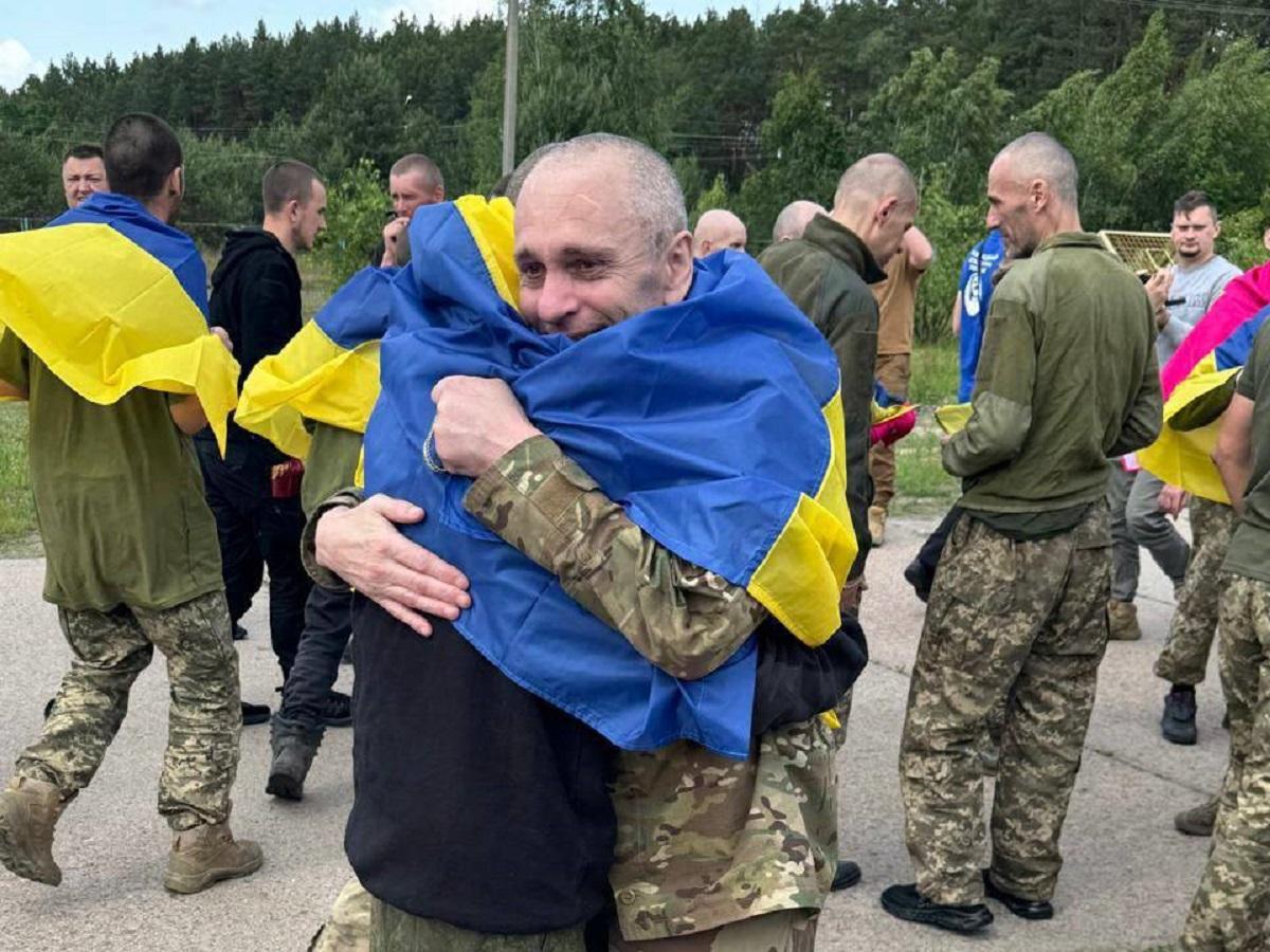 Україна повернула додому чергову групу військовополонених / фото телеграм-канал Зеленського Україна повернула додому чергову групу військовополонених / фото телеграм-канал Зеленського