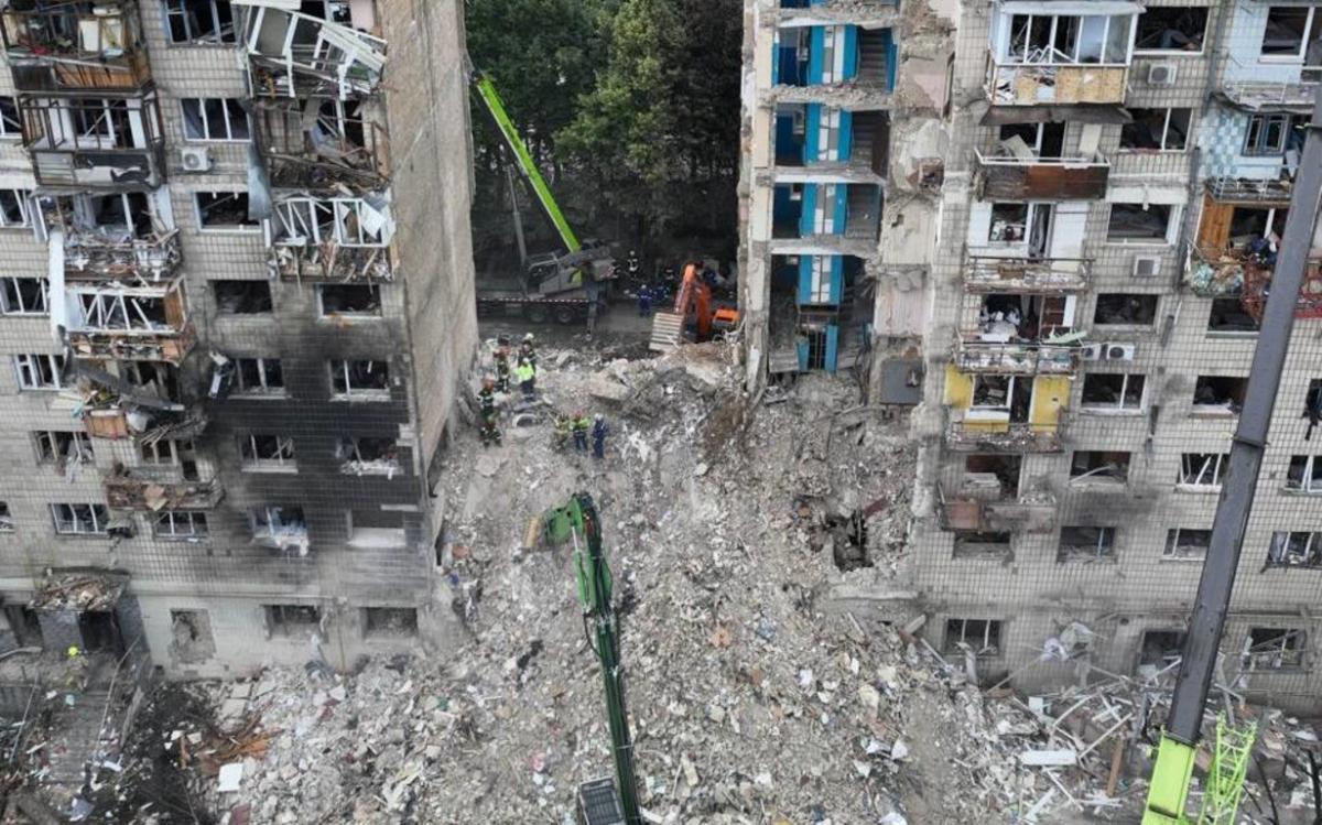 Росіяни свідомо цілилися по житлових будинках, стверджує Киричевський / фото з телеграм-каналу міністра внутрішніх справ Ігоря Клименка