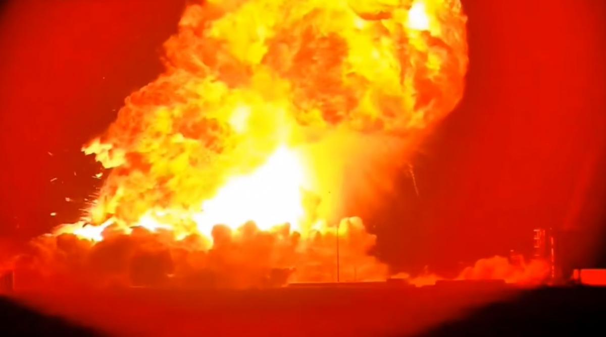В заявлении компании SpaceX говорится, что аппарат столкнулся с "серьезной аномалией" / скриншот В заявлении компании SpaceX говорится, что аппарат столкнулся с "серьезной аномалией" / скриншот