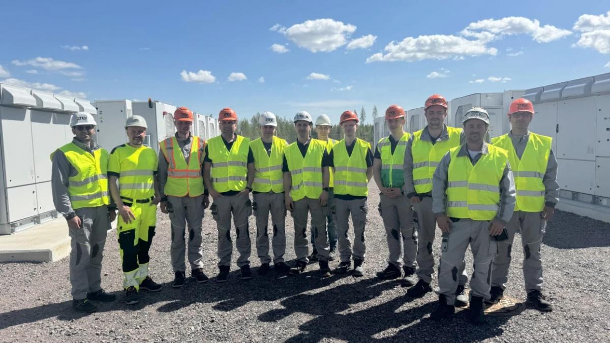 Енергетики ДТЕК пройшли в Німеччині навчання з управління системами накопичення енергії Енергетики ДТЕК пройшли в Німеччині навчання з управління системами накопичення енергії