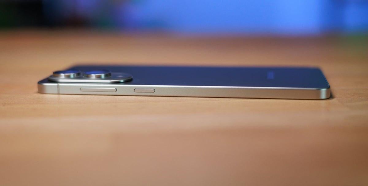 Самсунг, який не зміг: тонкий Galaxy S25 Edge продається погано / фото Phone Arena Самсунг, який не зміг: тонкий Galaxy S25 Edge продається погано / фото Phone Arena