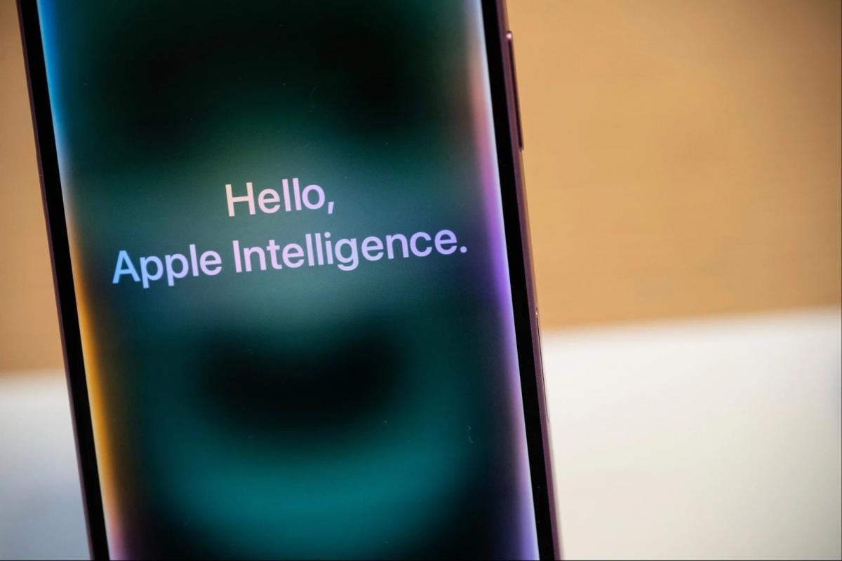 Акционер Apple Эрик Такер подал в суд на компанию / Фото - Bloomberg Акционер Apple Эрик Такер подал в суд на компанию / Фото - Bloomberg