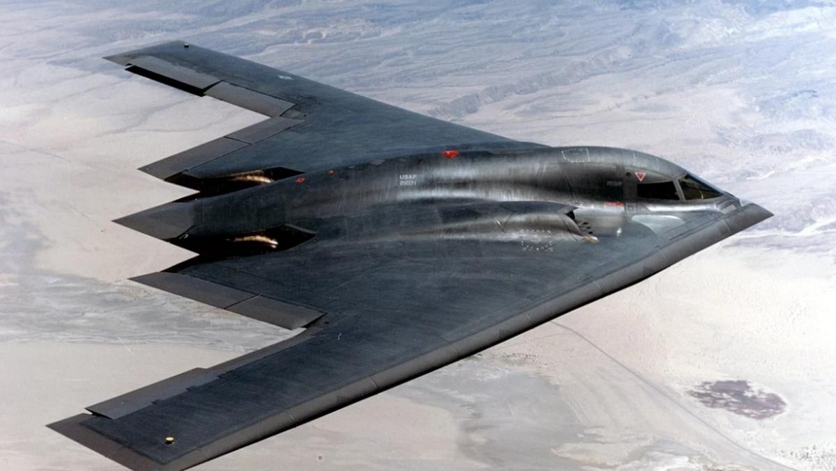 Американский бомбардировщик B-2 известен своими долговременными миссиями / фото Википедия Американский бомбардировщик B-2 известен своими долговременными миссиями / фото Википедия