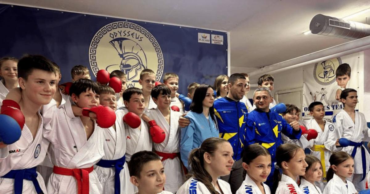 Меценат Василий Костюк поддержал создание резервной детской сборной Украины по каратэ Меценат Василий Костюк поддержал создание резервной детской сборной Украины по каратэ