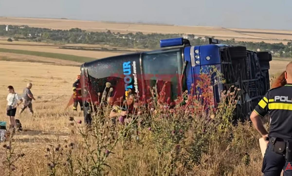In Romania, a bus with Ukrainians / Screenshot overturned In Romania, a bus with Ukrainians / Screenshot overturned