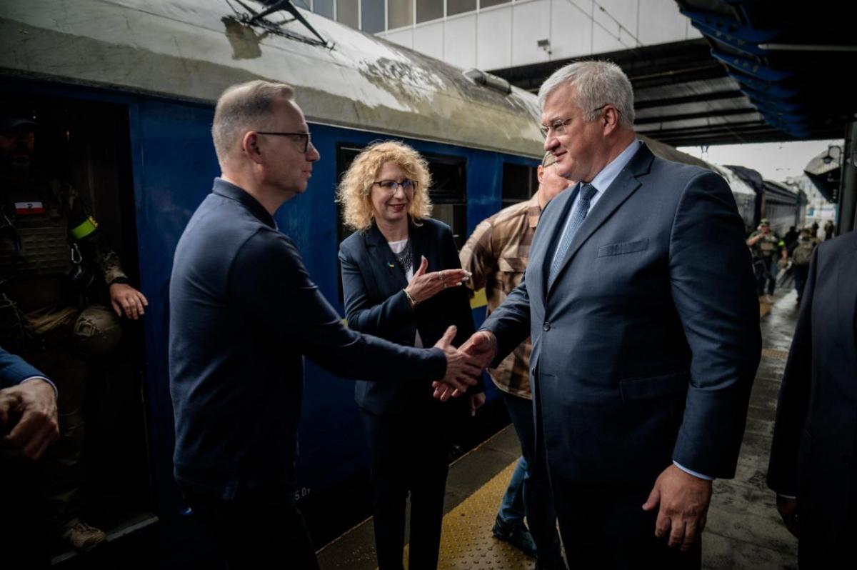 Андрій Сибіга особисто зустрів польського лідера / фото пресслужба МЗС України Андрій Сибіга особисто зустрів польського лідера / фото пресслужба МЗС України